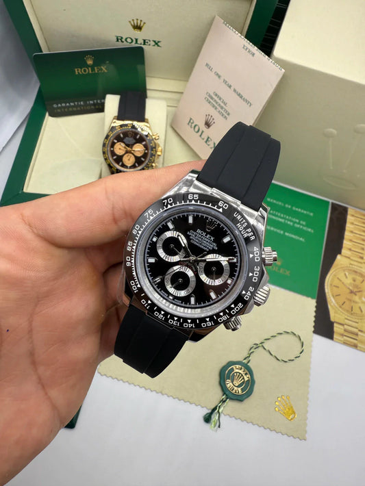 Relógio Rolex Daytona Oysterflex com mostrador preto e bezel taquimétrico