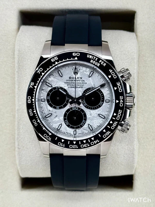 Relógio Oysterflex com mostrador cinza e três submostradores, pulseira azul