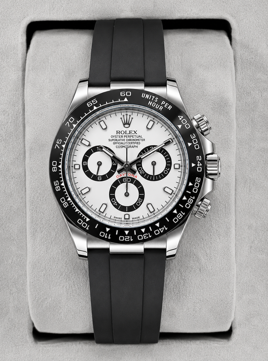 Relógio Rolex Daytona com mostrador branco e pulseira preta de borracha