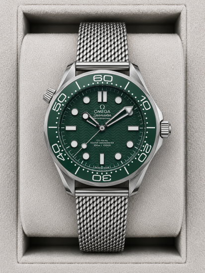 Relógio Omega Seamaster Diver 300M verde com pulseira de aço em malha e mostrador verde