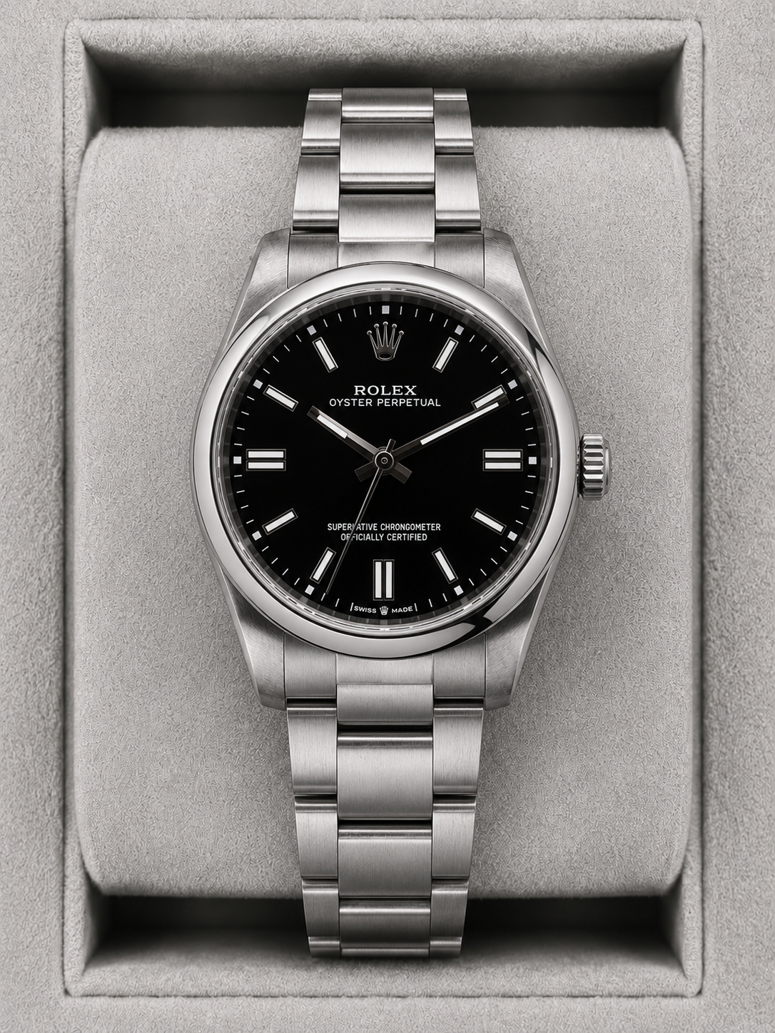 Relógio automático Rolex Oyster Perpetual preto, mostrador com índices e pulseira de aço