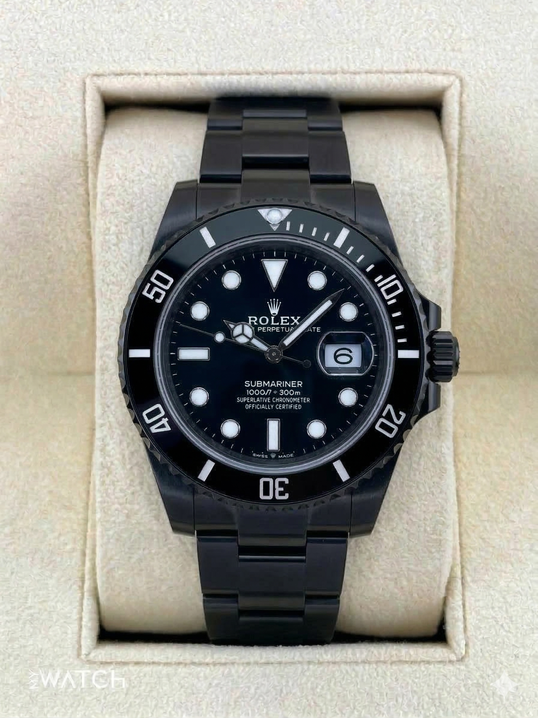 Relógio Submariner Date preto automático com mostrador escuro e pulseira metálica preta