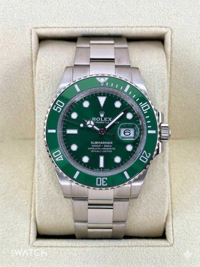 Relógio de pulso Rolex Submariner com mostrador verde e bracelete metálico
