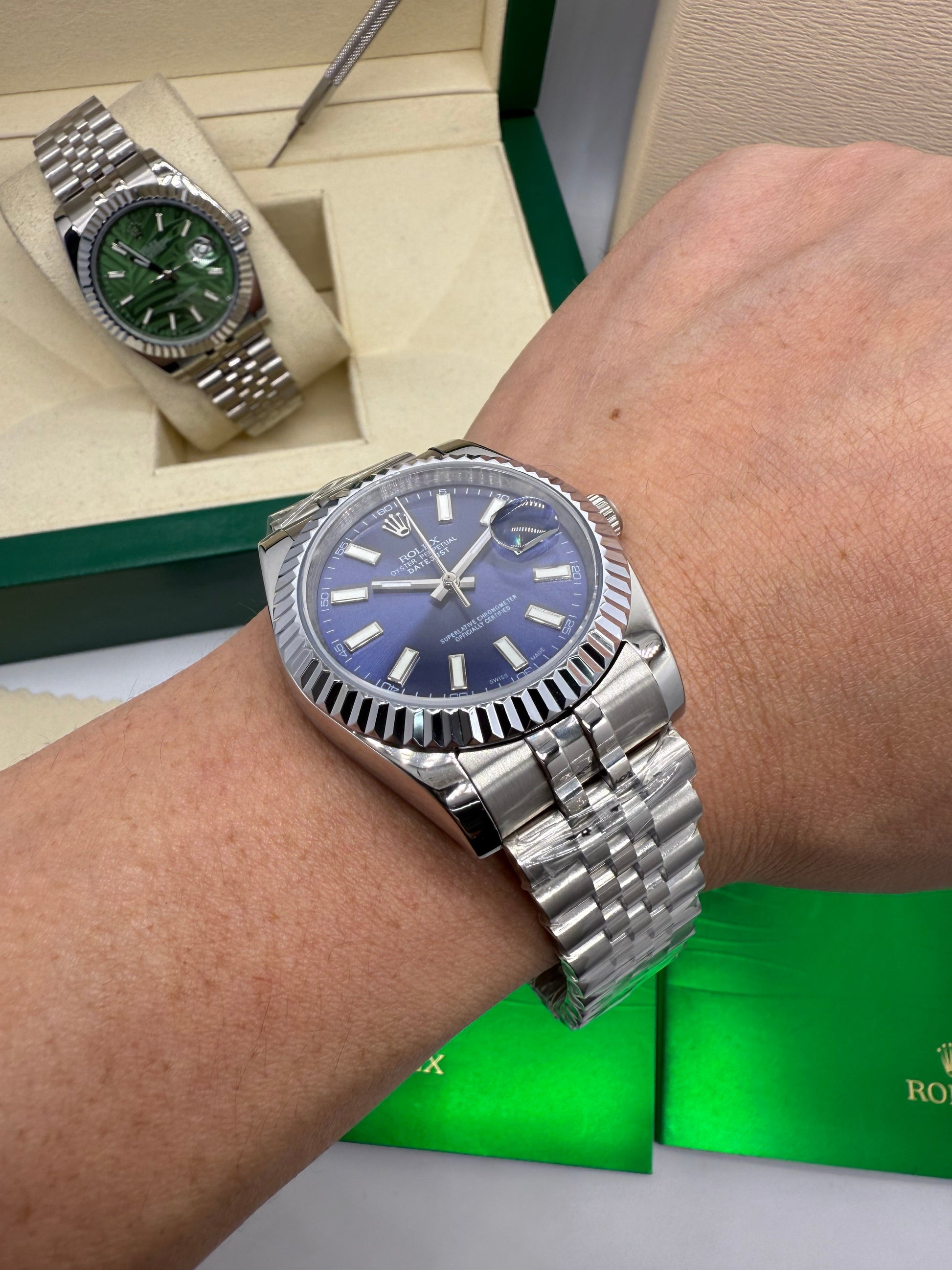 Relógio Datejust com mostrador azul, pulseira Jubilee de aço e caixa prateada