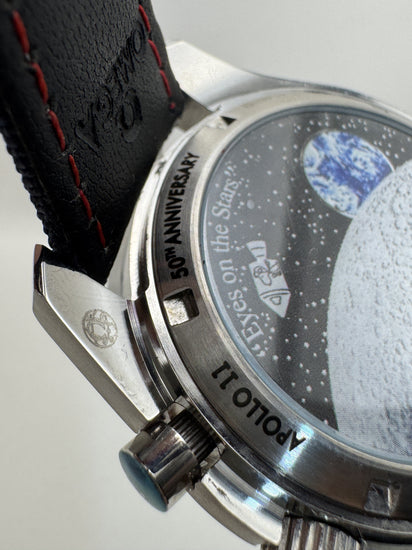Caixa do relógio Omega Speedmaster automático com mostrador e bracelete azul