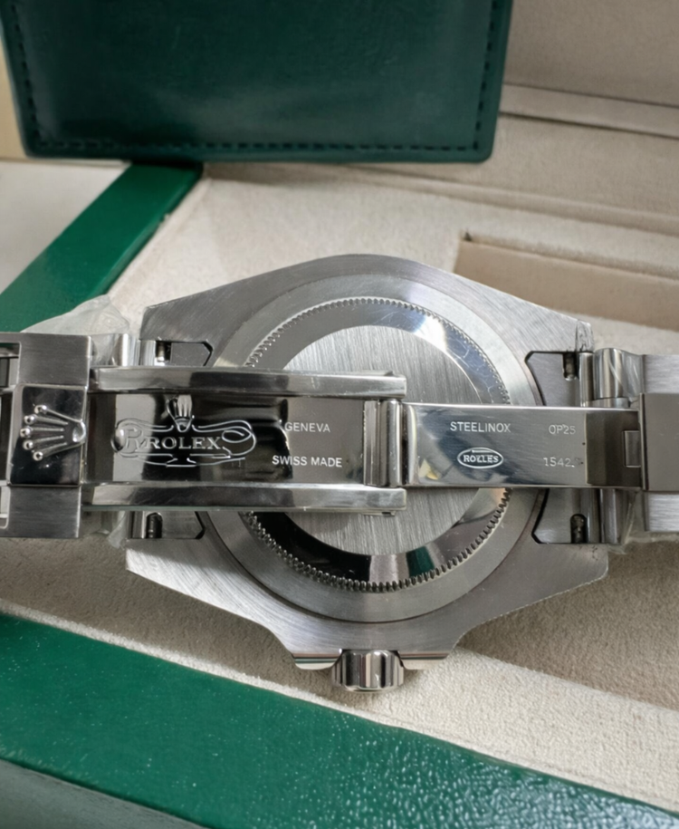 Fundo do relógio Rolex Submariner em aço com gravações