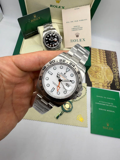 Relógio Explorer II automático de aço com mostrador branco e pulseira completa